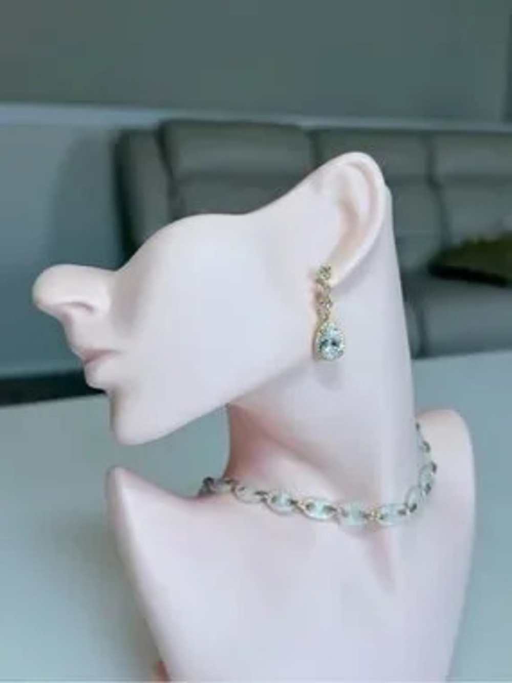 Elegant Gold Teardrop Crystal Drop Earrings